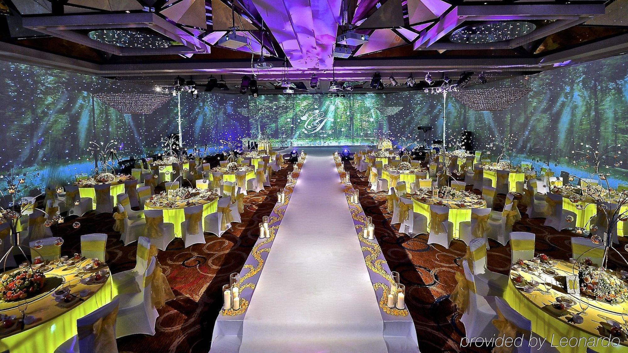 Hotel Nikko Tiencin Zewnętrze zdjęcie The interior of the 2011 Hall of Fame