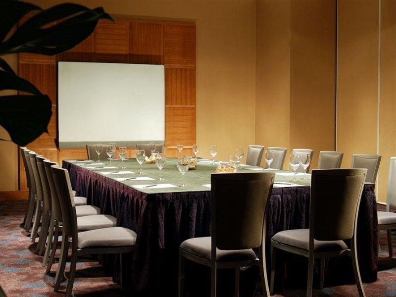 Hotel Nikko Tiencin Zewnętrze zdjęcie A meeting room at the hotel